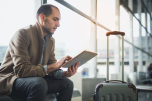 Viajar a trabalho? Conte com a proteção de bagagem!